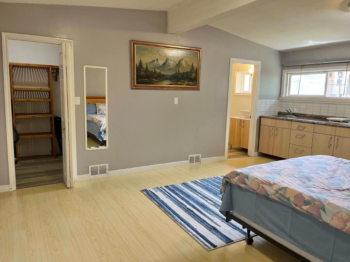 Whole Suite To Yourself At Coquitlam Centre! Port Coquitlam Esterno foto