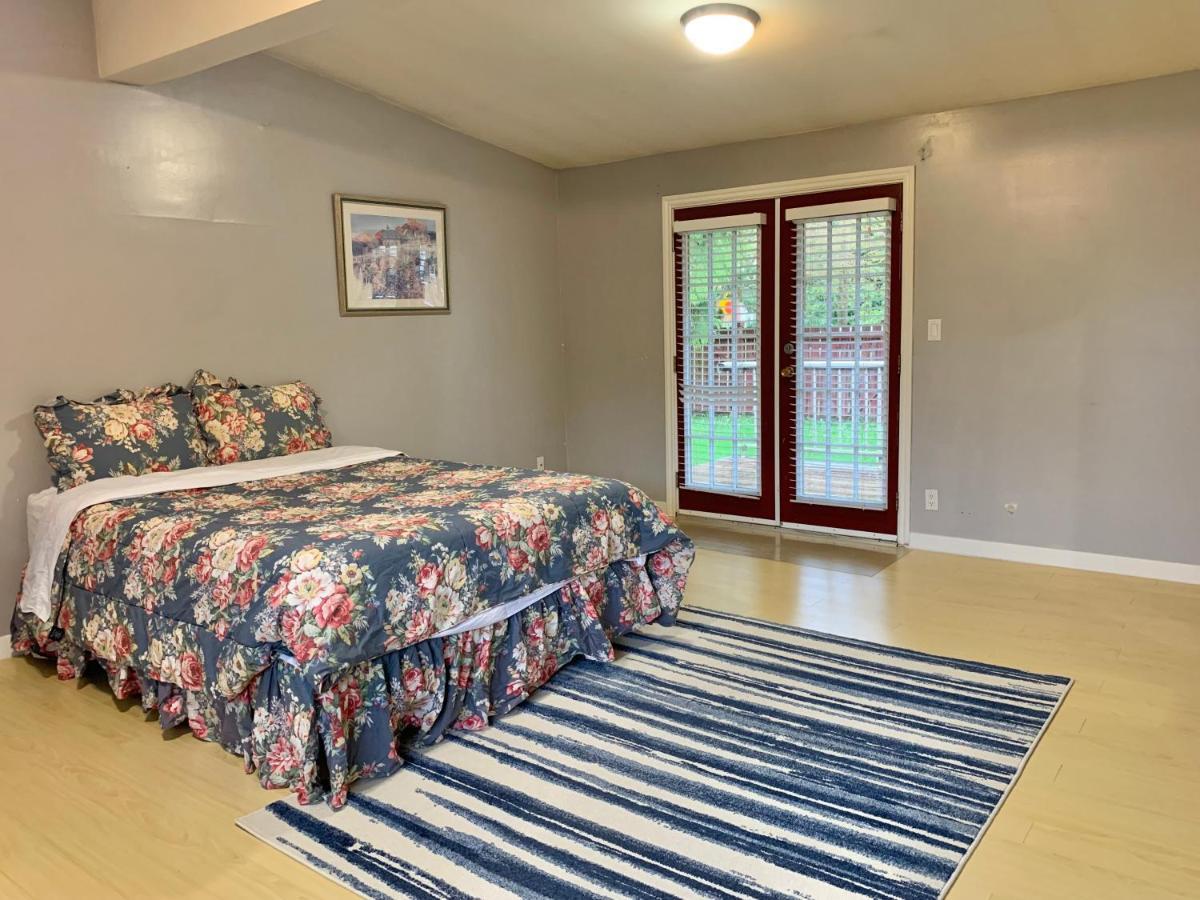 Whole Suite To Yourself At Coquitlam Centre! Port Coquitlam Esterno foto