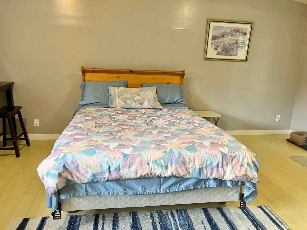 Whole Suite To Yourself At Coquitlam Centre! Port Coquitlam Esterno foto