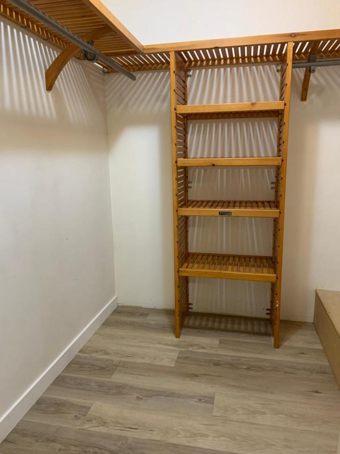 Whole Suite To Yourself At Coquitlam Centre! Port Coquitlam Esterno foto