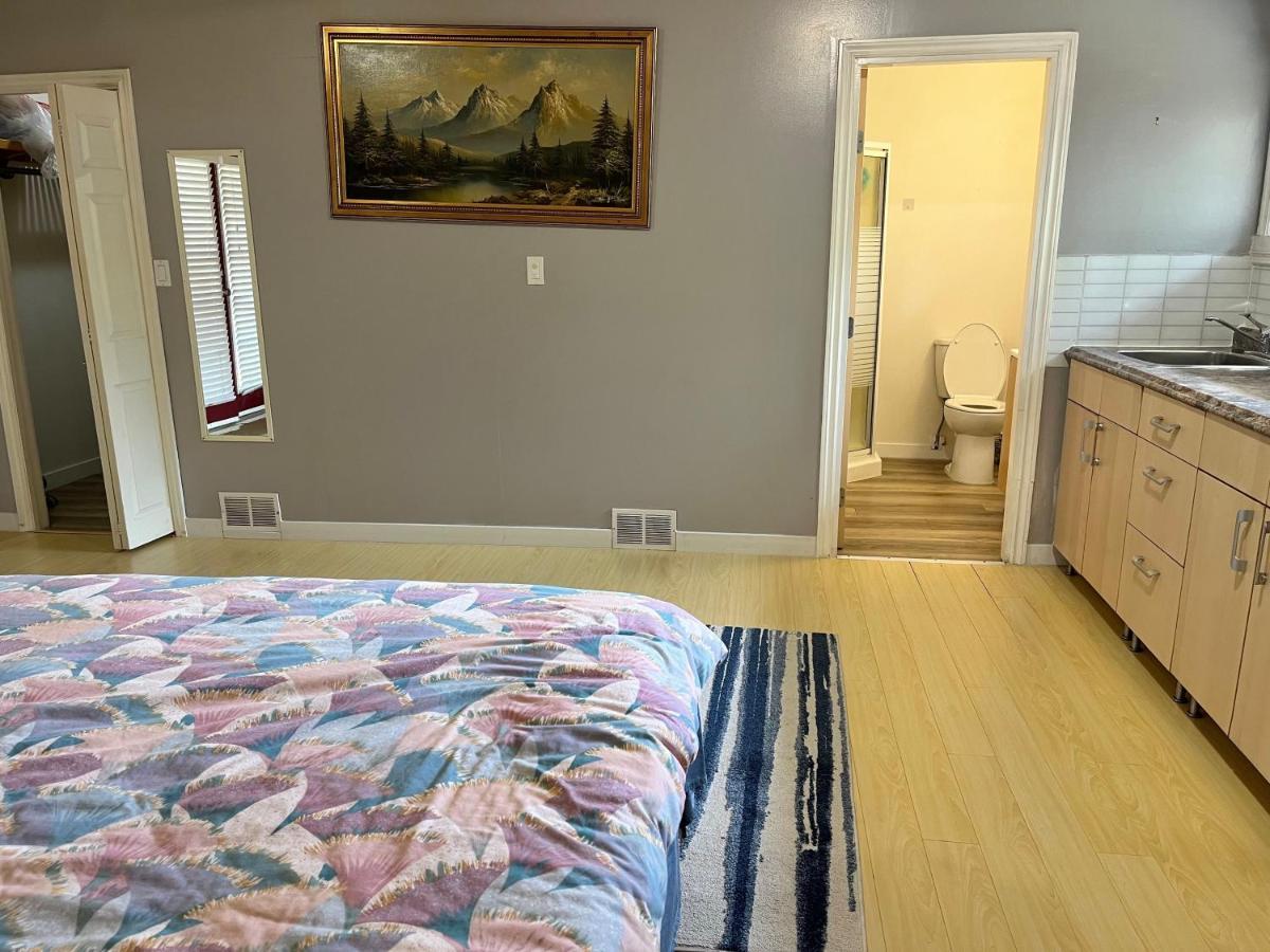 Whole Suite To Yourself At Coquitlam Centre! Port Coquitlam Esterno foto